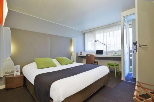 1 queen bed