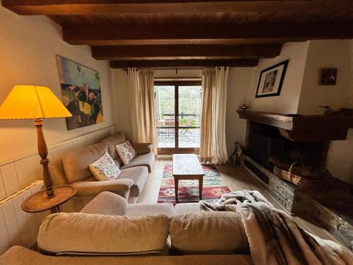 BARN THE RETREAT Casa turquesa en Gessa gîte à louer Gessa