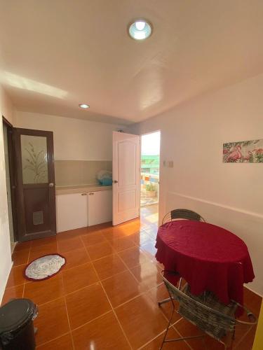 Apartment image 10