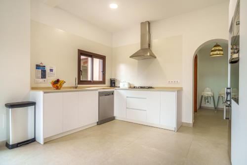 مطبخ, M404 Cas Murero by Mallorca Villa Selection in سانتا مارجاليدا