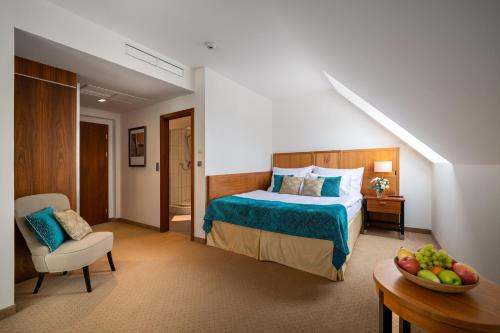 2 twin beds