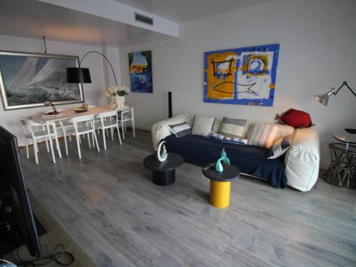 Apartamento Llançà, 3 dormitorios, 6 personas - ES-228-76