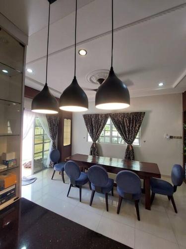 Luxurious Villa w/ Swimming pool, BBQ, Smart TV in Lukut