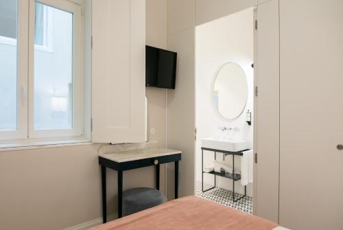 545139664 The Lift Apartments by RIDAN Hotels