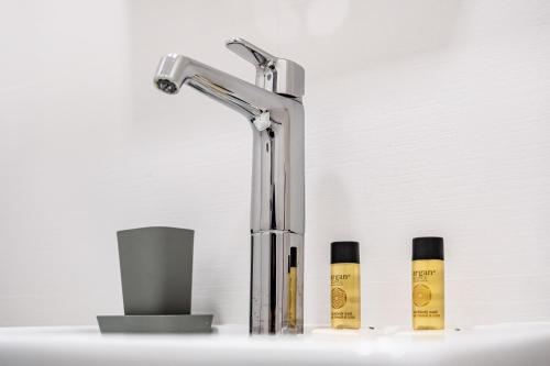 Peaceful Apartment with FREE Parking