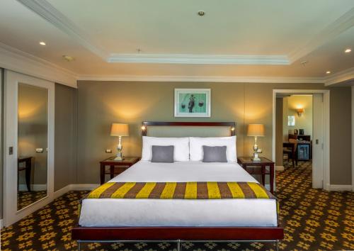 Hemingways Hotel - image 2