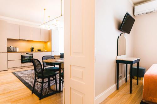 545142079 The Lift Apartments by RIDAN Hotels