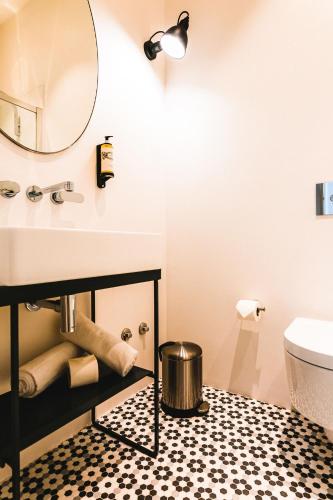 545142084 The Lift Apartments by RIDAN Hotels