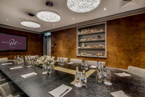 Grand Poet Hotel and SPA by Semarah