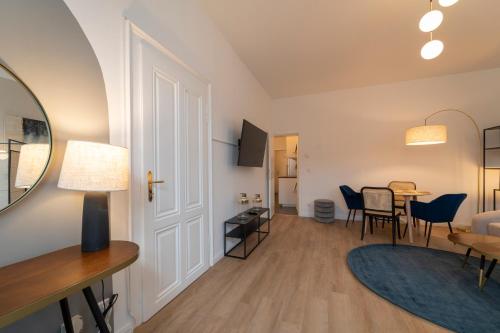 josef's home I Premium Apartment I Easy Transport - Tap to explore photos