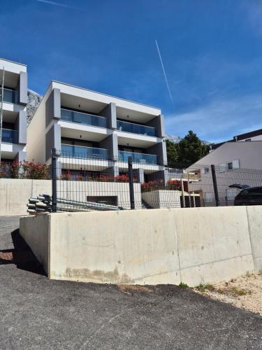 A szálláshely kívülről, SAN Baška Voda - Garage included (SAN Baska Voda - Garage included) in Baska Voda
