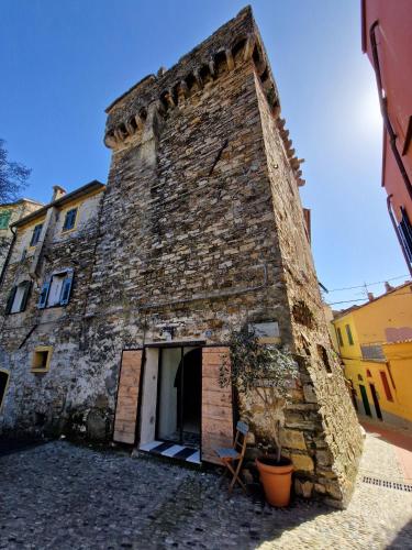 Viesnīcas āriene, Torre degli Svizzeri in Civezza