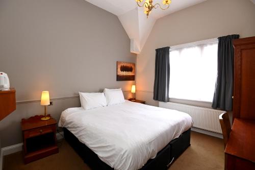 Original White Hart Ringwood by Marston's Inns - image 9