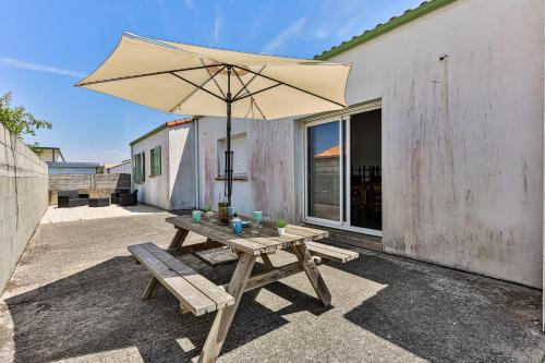 La Parée-Chaleureuse maison avec jardin