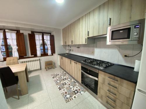 Casa estilo rural con jardín entre playa y montaña (Casa estilo rural con jardin entre playa y montana) in Caravia