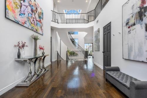 Hollywood Hills Chateau Marmont Villa in Los Angeles, USA