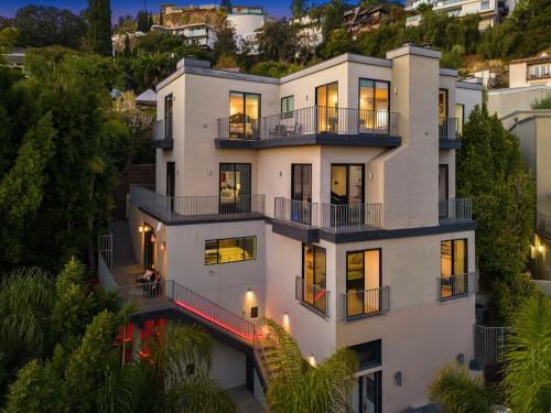 Hollywood Hills Chateau Marmont Villa in Los Angeles, USA