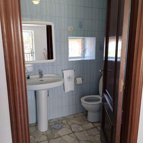 Bathroom, Pension Rural para Peregrinos "AREAL" in Padron