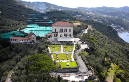 Зовнішній вигляд готелю, Villa Angelina in Маса Любренсе