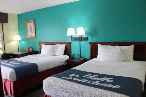 . Days Inn by Wyndham Marianna