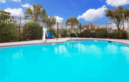 Days Inn & Suites by Wyndham Opelousas in Opelousas, USA