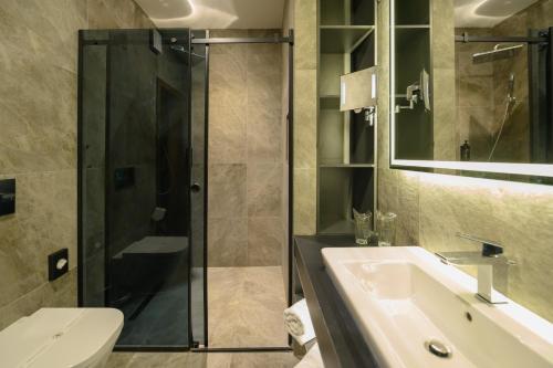 545168797 Hotel Macedonia Square