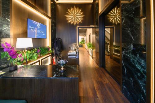 545169374 Hotel Macedonia Square