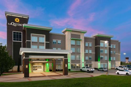 La Quinta Inn & Suites by Wyndham Ft Worth-Burleson in Burleson, USA