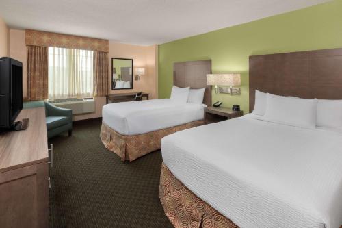 2 double beds