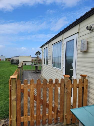 Cosy caravan Sunbeach