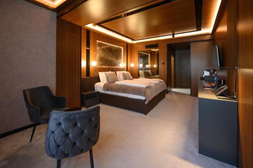 545172498 Hotel Macedonia Square