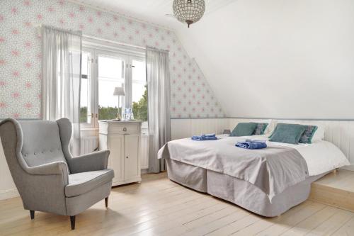 2 twin beds