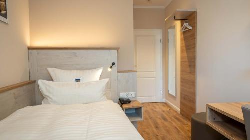 Hotel Rosengarten 1.5km von Ulzburger Straße entfernt
