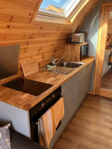 Migdale Pods Luxury Glamping in Бонар Брідж