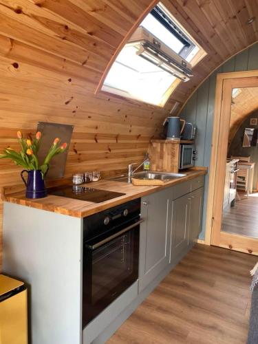 Migdale Pods Luxury Glamping in Бонар Брідж