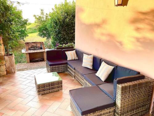 Casale con piscina in collina - Borghi Silenti -