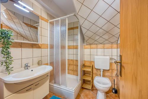 Apartment Daisy - image 9