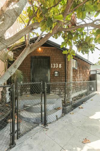 Beachy Venice Bungelow off Abbot Kinney in Los Angeles (CA)
