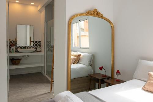 SingularStays Roger de Flor - image 12