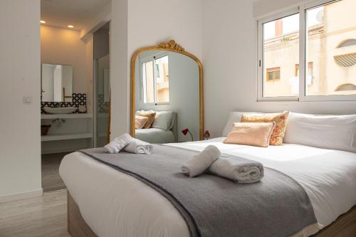 SingularStays Roger de Flor - image 13