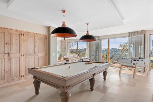 Villa: piscine, sauna, fitness, à pied du village - Location, gîte - Valbonne