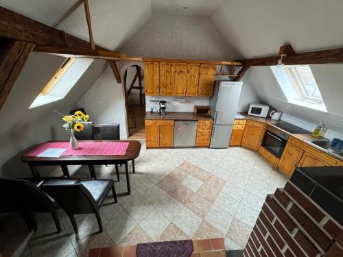 2 bedrooms, 7 beds