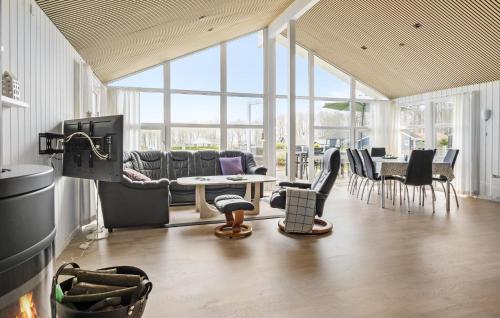  Amazing Home In Juelsminde With Sauna in Sønderby