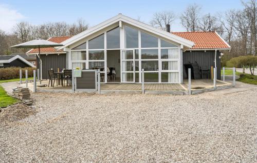 4 Bedroom Beautiful Home In Juelsminde