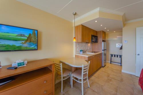 Fleur de Lis Beach Motel - 주방