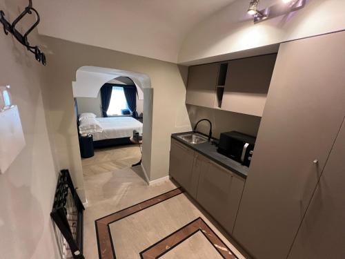 Rome luxury blue suites- LOVE, Rome (photo 4)