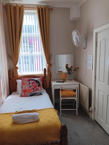 Fairway Hotel - image 2