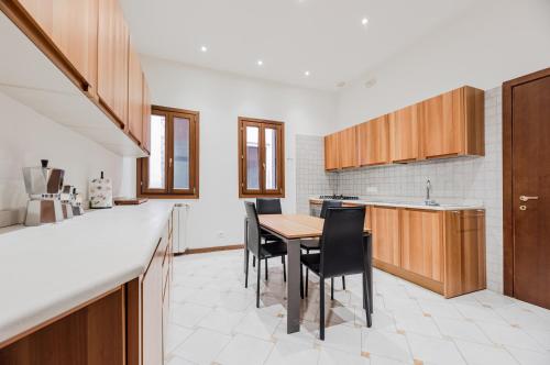 GuestHost - Elegant Apartment near Piazza San Marco, Venise (photo 7)