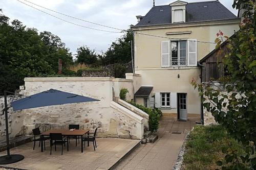 Maison atypique semi-troglodyte - Location saisonnière - Chinon