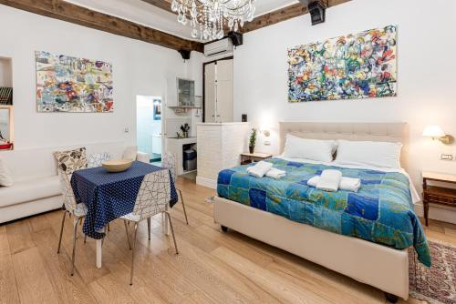 Quiet Independent at the Duomo - image 2